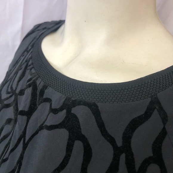 Fabletics Lola black rose top sweatshirt - Picture 4 of 11